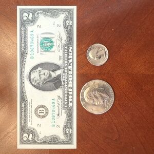 1976 Bicentennial 2$ Bill, Eisenhower Dollar and Washington Quarter Coins.